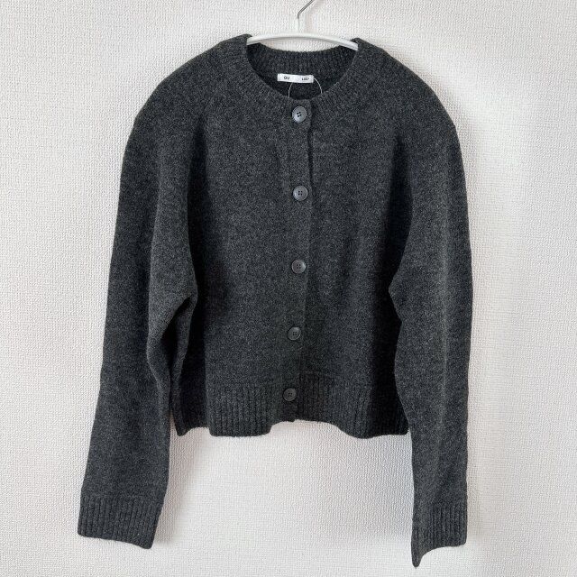 GU パフィータッチクルーネックショートカーディガン