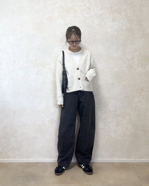 ブラックデニムでモノトーンコーデ
