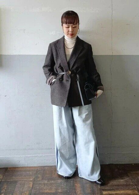 ジャケットにベルトをONしてスタイルアップ