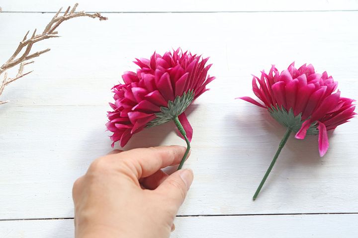 キクの造花のワイヤリング