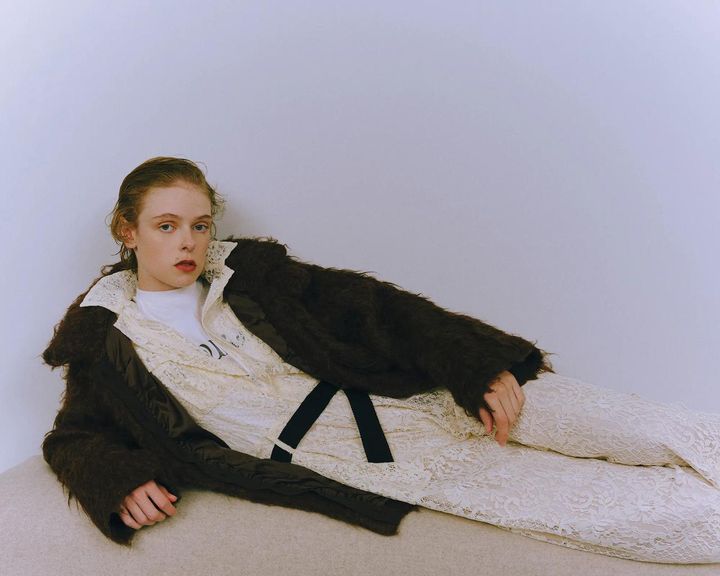 画像: 【ナウンレス】「ニットファージャケット」¥44,000、「レースジャンプスーツ」¥44,000（すべて税込）