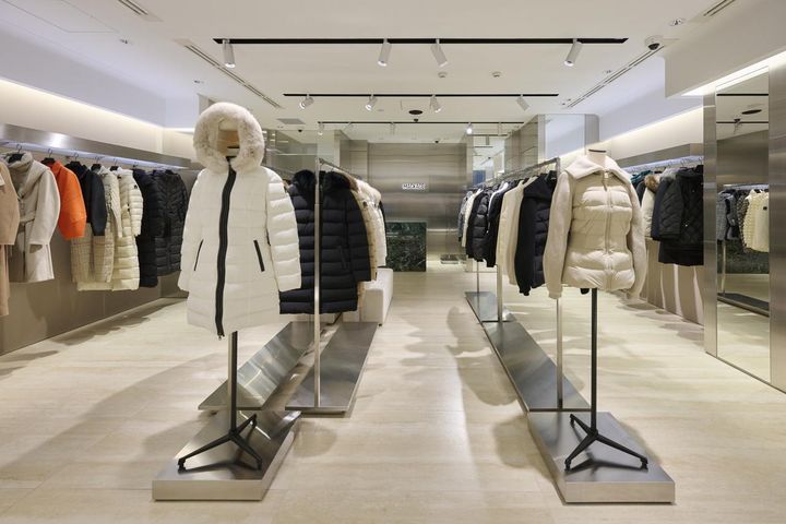 画像: MACKAGE GINZA 内観 出典：マッカージュ