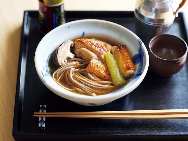 齋藤菜々子さんの鶏と焼きねぎの甘辛鍋の〆のおいしい食べ方