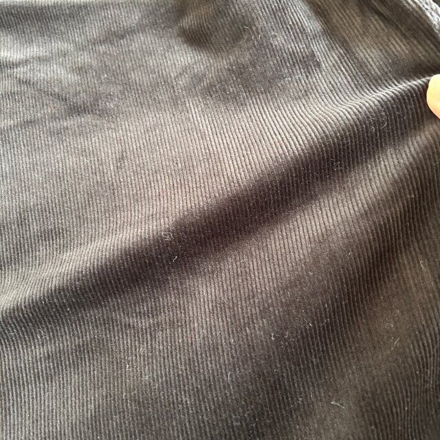 ユニクロ コーデュロイイージーアンクルパンツ 近くで見た感じ
