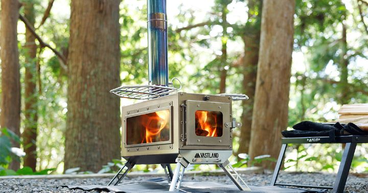  コンパクトで‟炎の癒し“が楽しめる！冬キャンプで大活躍の薪ストーブが優秀すぎる！