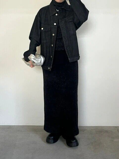 オールブラックでこなれスタイル