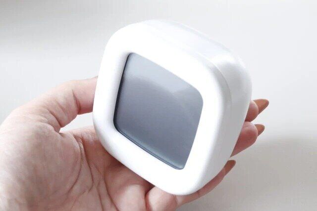 ダイソー デジタル時計 白