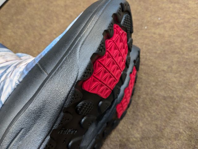 防寒ブーツケベックのソール
