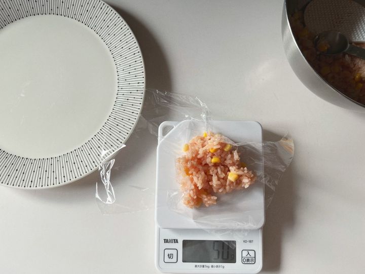 年末年始にもおすすめ！一口プチプチコーンケチャップのパリおにぎり【渡辺友美子のパリおにぎりのレシピ vol.6 〜レシピで旅するヨーロッパ〜】