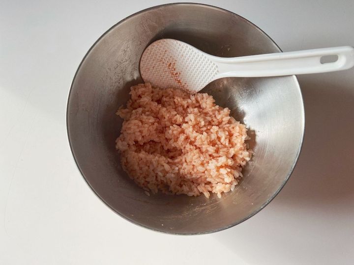 年末年始にもおすすめ！一口プチプチコーンケチャップのパリおにぎり【渡辺友美子のパリおにぎりのレシピ vol.6 〜レシピで旅するヨーロッパ〜】