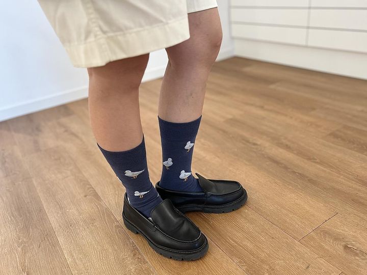 画像: 【UNIQLO and JW ANDERSON】チノショーツ（男女兼用L）¥2,990、ソックス（男女兼用）¥390 www.uniqlo.com