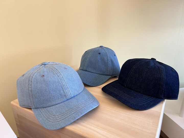 画像: 【UNIQLO and JW ANDERSON】UVカットデニムキャップ（男女兼用）各¥1,990 www.uniqlo.com