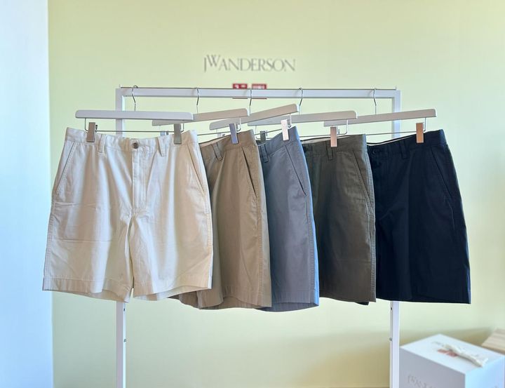 画像: 【UNIQLO and JW ANDERSON】チノショーツ（男女兼用）各¥2,990 www.uniqlo.com