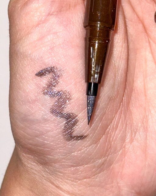 ディーアップ シルキーリキッドアイライナーWP スウォッチ