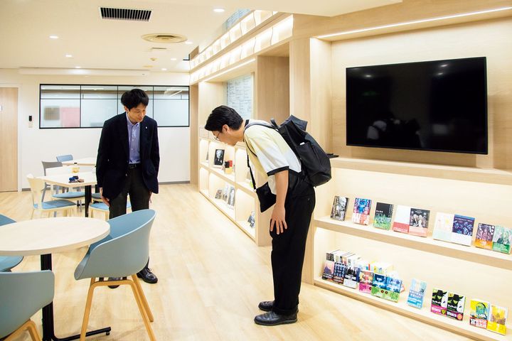 お笑い芸人・浦井のりひろと『S-Fマガジン』編集長の溝口力丸