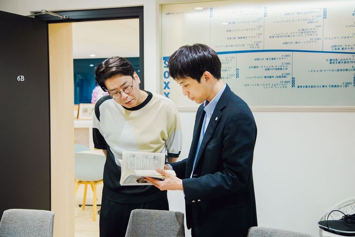 お笑い芸人・浦井のりひろと『S-Fマガジン』編集長の溝口力丸