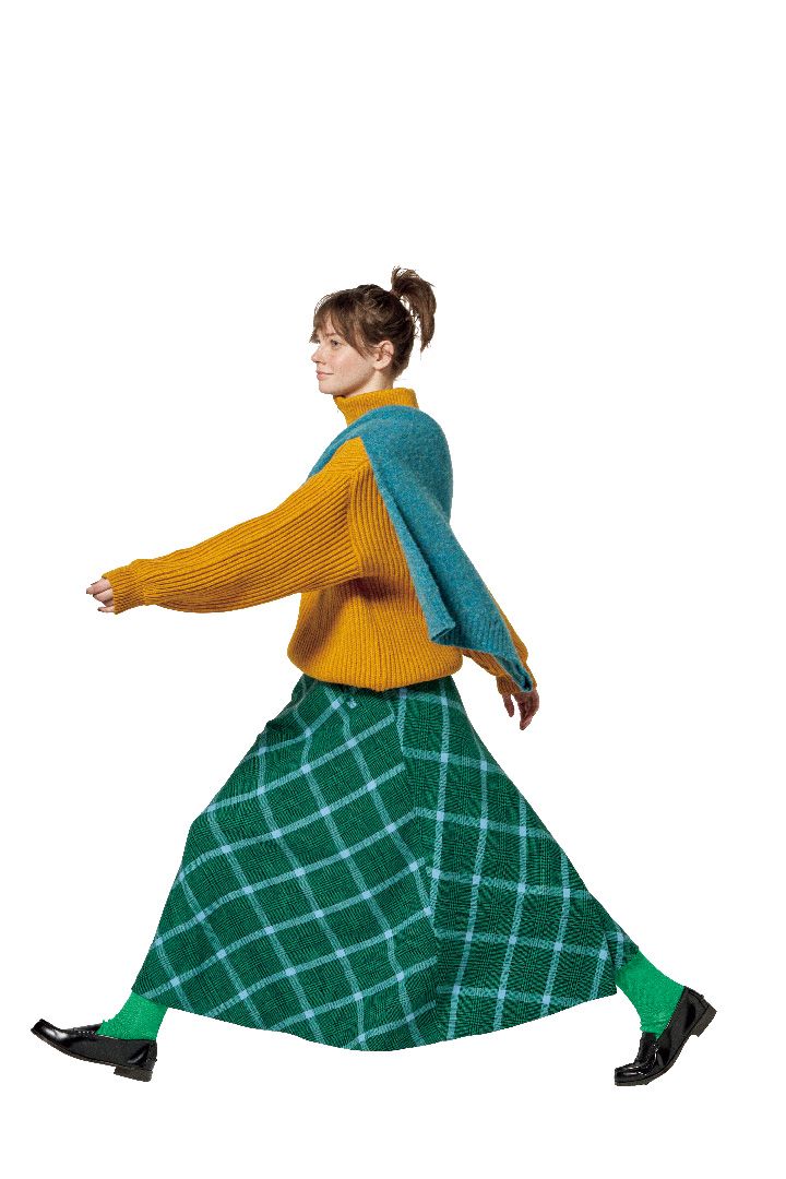 寒い冬だからこそカラフルな服を着よう！何着も欲しくなるカラーニット11選