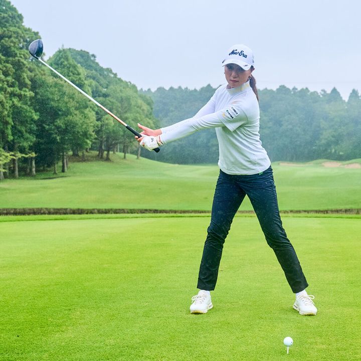 最低限の動きで最大のパワーを生み出す！ 軸のブレないスイングをマスターするコツ