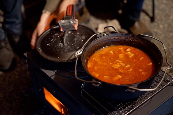 意外と知らない！冬キャンプで役に立つ薪ストーブの豆知識