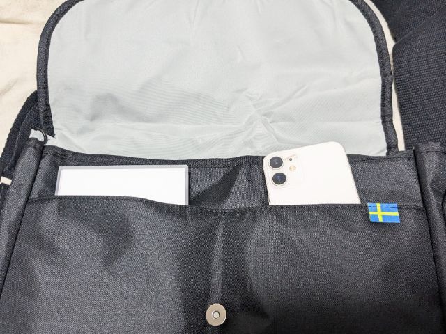 フロントポケット