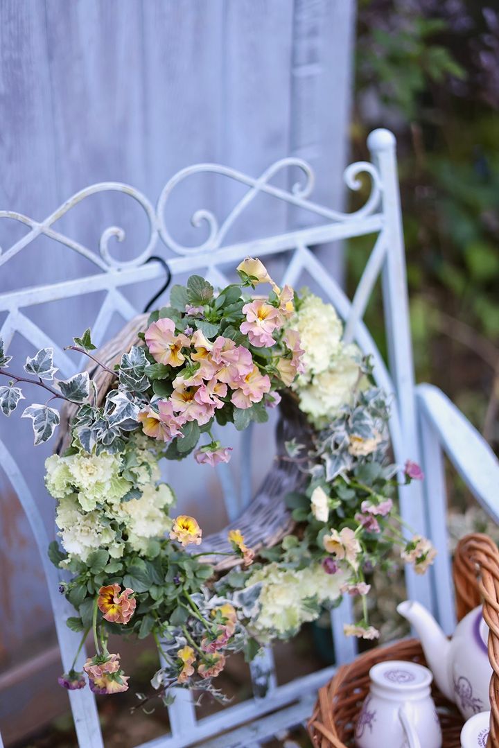 パンジー、ハボタン、アイビーのリース