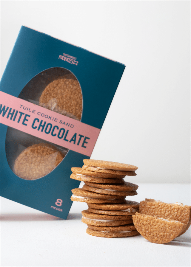 成城石井 チュイルクッキーサンド ホワイトチョコレート