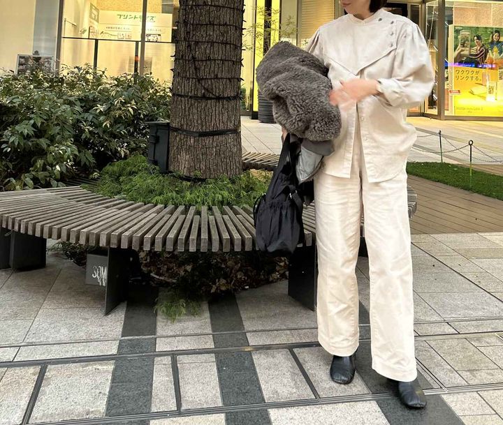 画像2: まろやかな白が映える【OSHIMA REI】のセットアップ