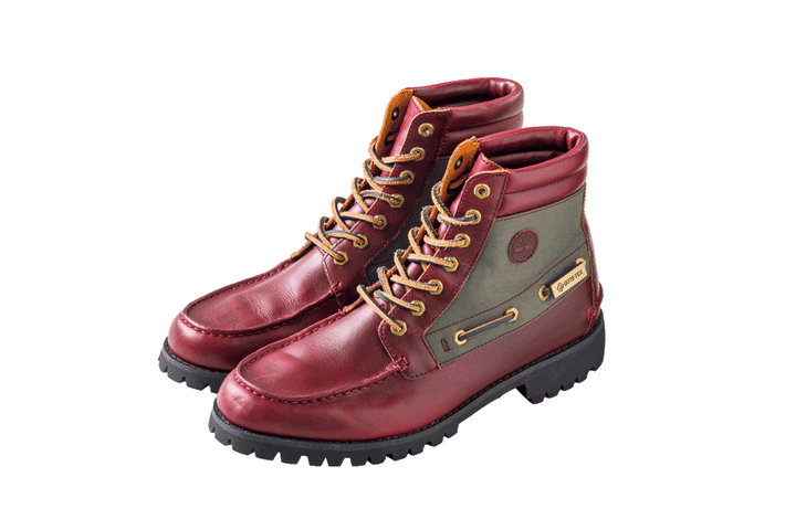 〈ティンバーランド〉のモカシンシューズ