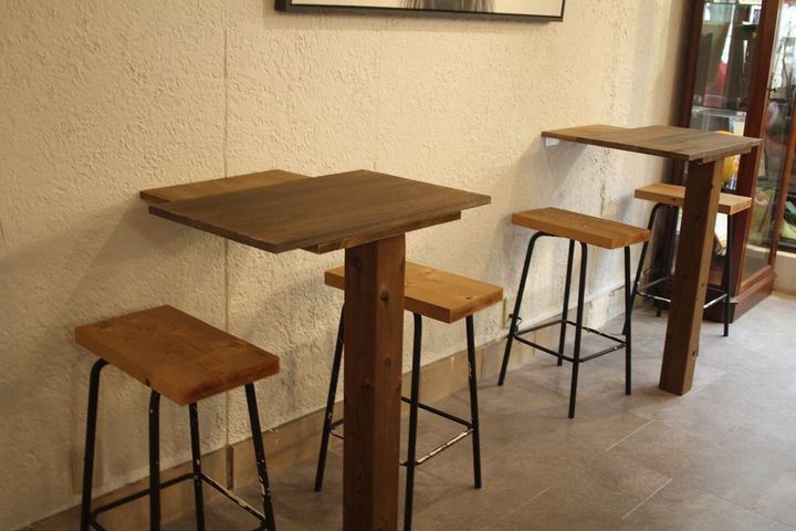 テーブル席やカウンター席、ソファ席など座席のタイプもさまざま