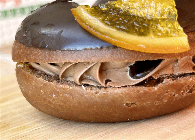 クリスピー・クリーム・プレミアム 東京 オランジェット 側面