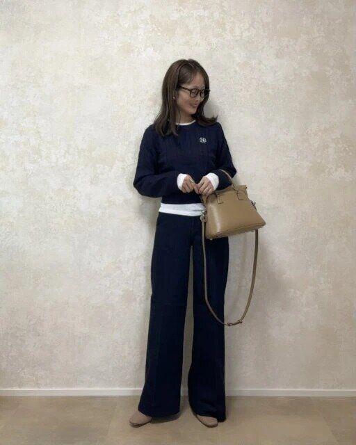 ワイドトラウザージーンズレイヤードコーデ