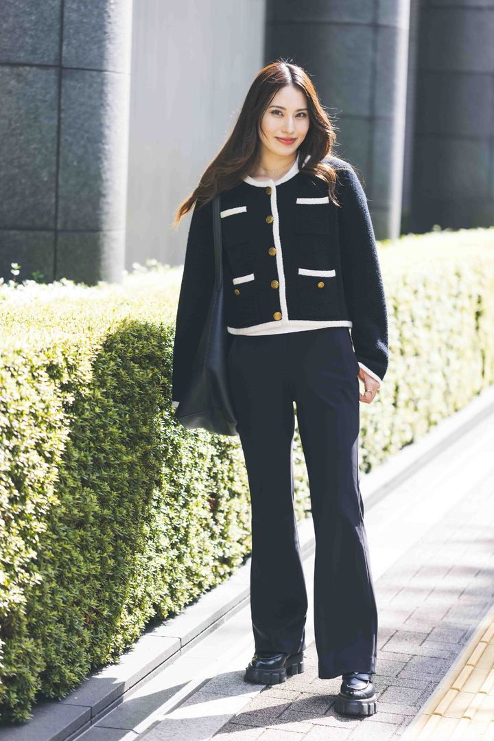 デラクナー友理のワンショルダーバッグコーデ