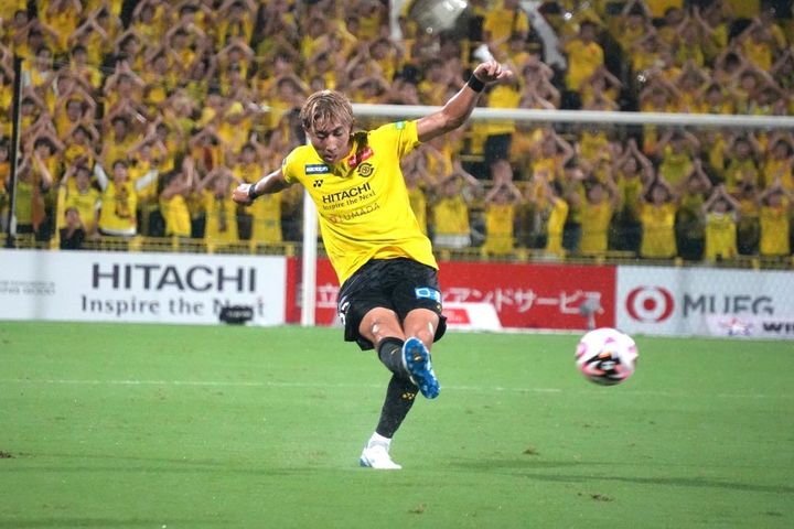 【インタビュー】J1柏レイソルDF関根大輝が進むプレミアリーグへの道「絶対にプロで通用しない」CBが日本代表のSBになるまで