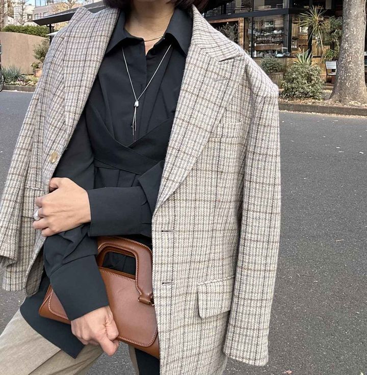 画像2: 【GU×rokh】ビスチェコンビネーションシャツ by rokh¥1,990 ※お値下げ価格 www.gu-global.com