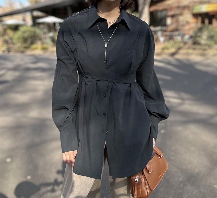 画像: 【GU×rokh】ビスチェコンビネーションシャツ by rokh¥1,990 ※お値下げ価格. ※身長166㎝、骨格ストレートでLサイズを着用 www.gu-global.com