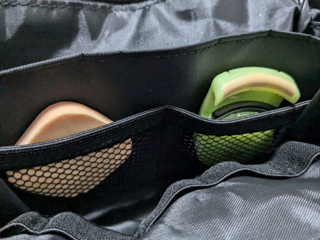 メッシュポケット