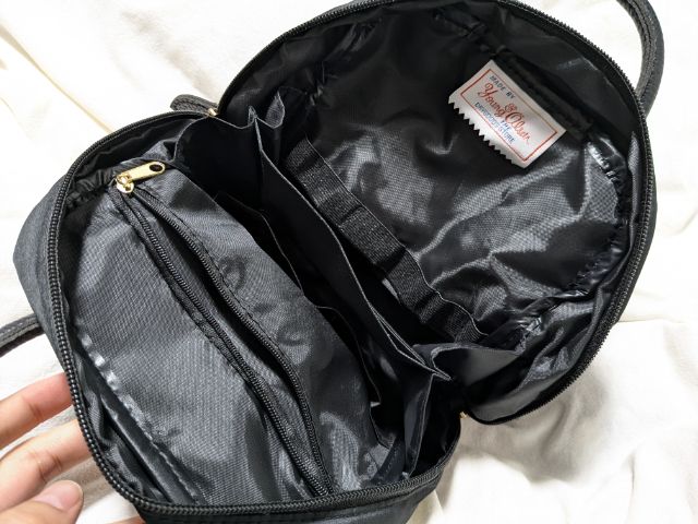 チャックを全開にした状態2