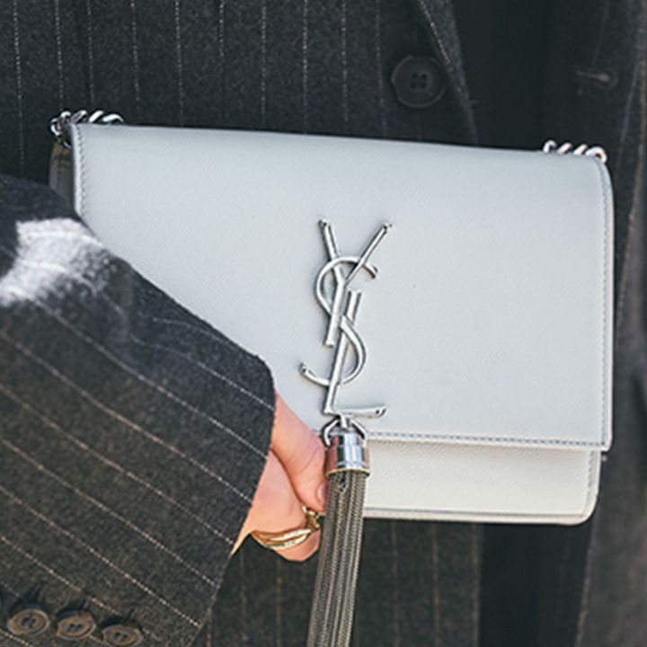 クラッチ持ちしたバッグはサンローラン