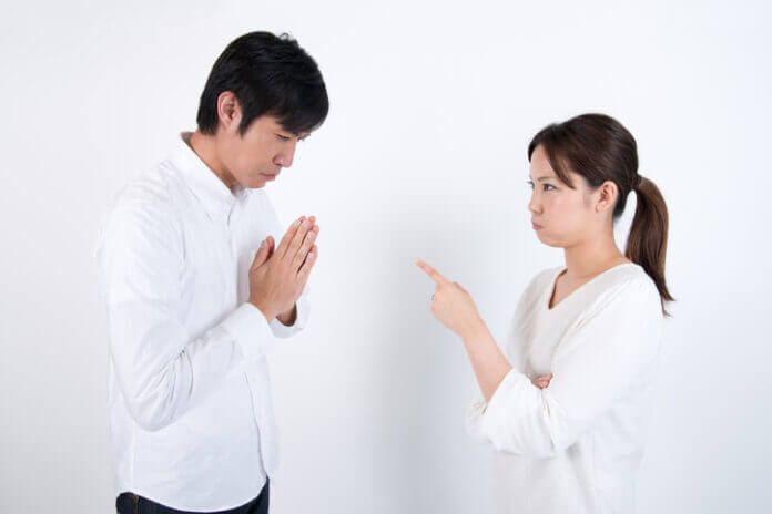 一緒にいるだけでヒヤヒヤ…恋人が「クレーマー気質の人」だったエピソード3選