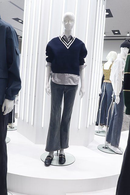 GUのスリムフレアジーンズ5