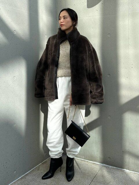 スウェットパンツコーデ4