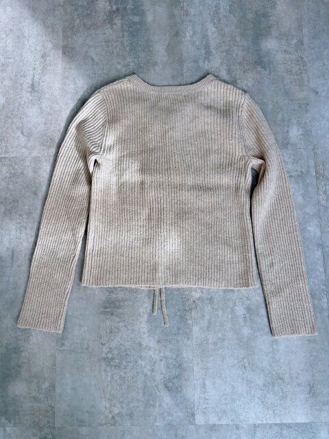 GU フロントリボンカーディガンQ 後ろ側