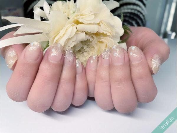 ネイルサロンメィプルが投稿したネイルデザイン [photoid:I0123715] via Itnail Design (744640)