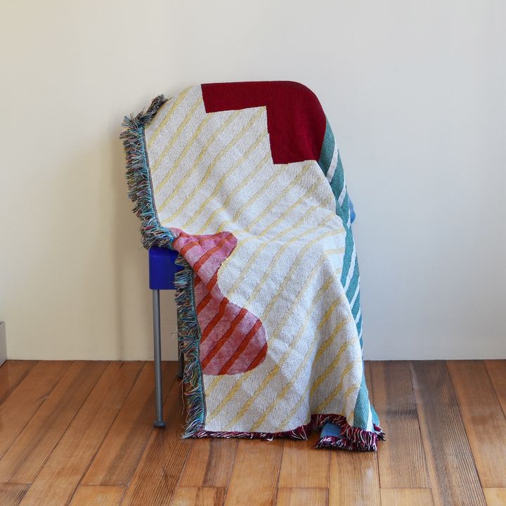 〈Slowdown Studio〉のラグ