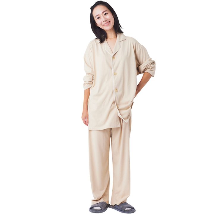 ライター着用はベージュのMサイズ