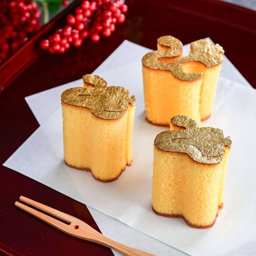 まめや金澤萬久 の2025年お年賀ギフト「金かすてら［干支・辰］」