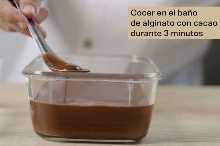 〈エル・ブリ〉を仕込む様子のスライド