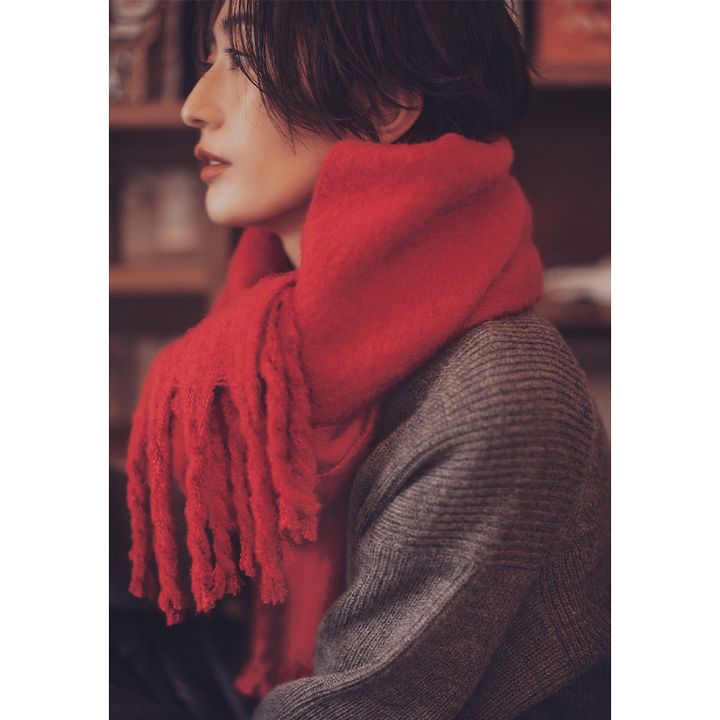 GAPの赤ストールはコスパ最高