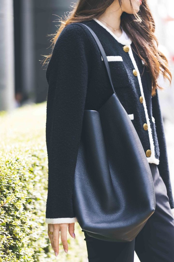 デラクナー友理のザ・ロウのパークトート