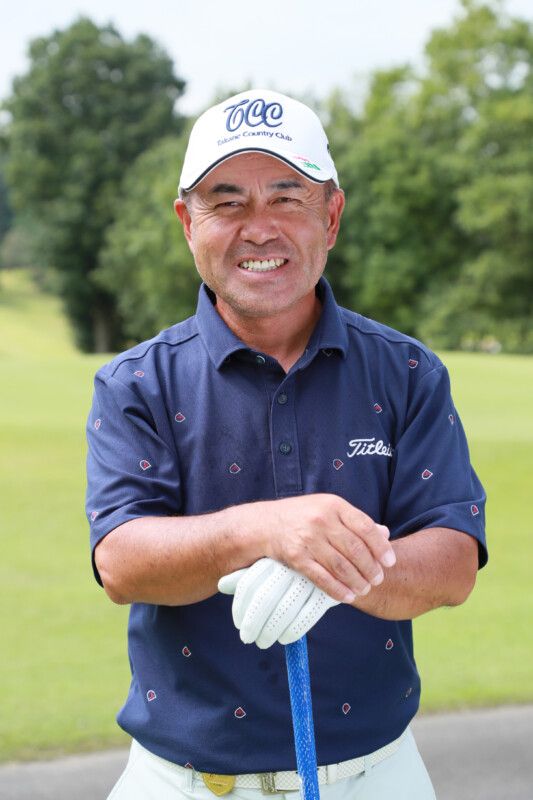 飛距離アップのコツは“背中を叩く”こと⁉トップシニアが解説